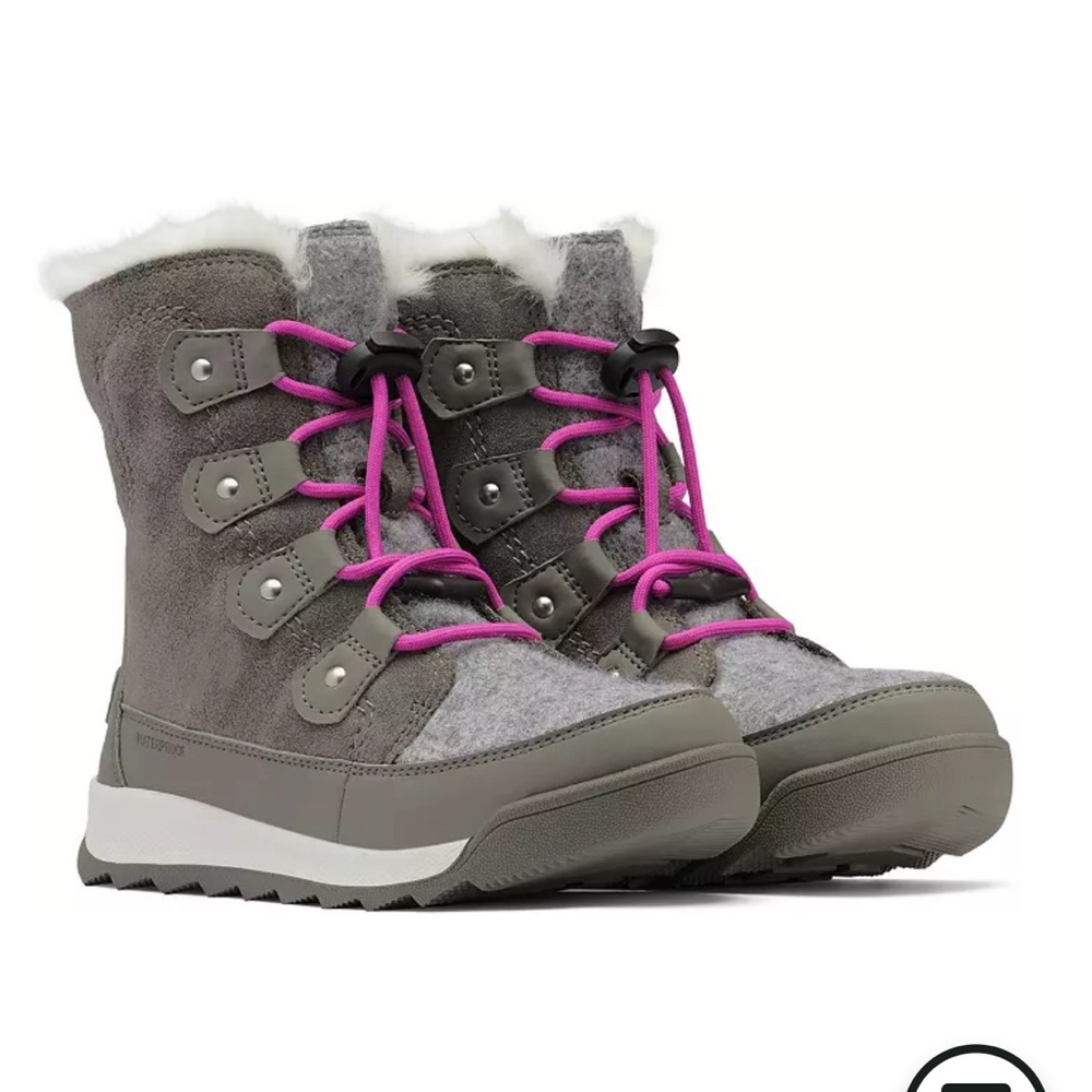 Very little use- Sorel Whitney Joan boots sz 3